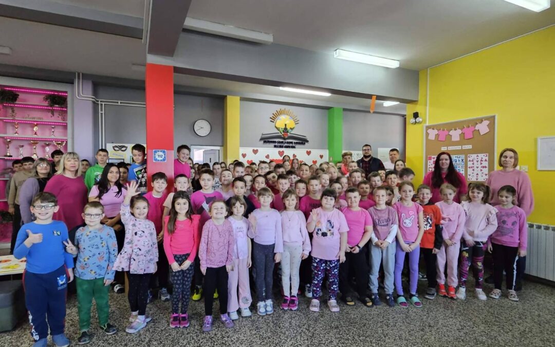 DAN RUŽIČASTIH MAJICA